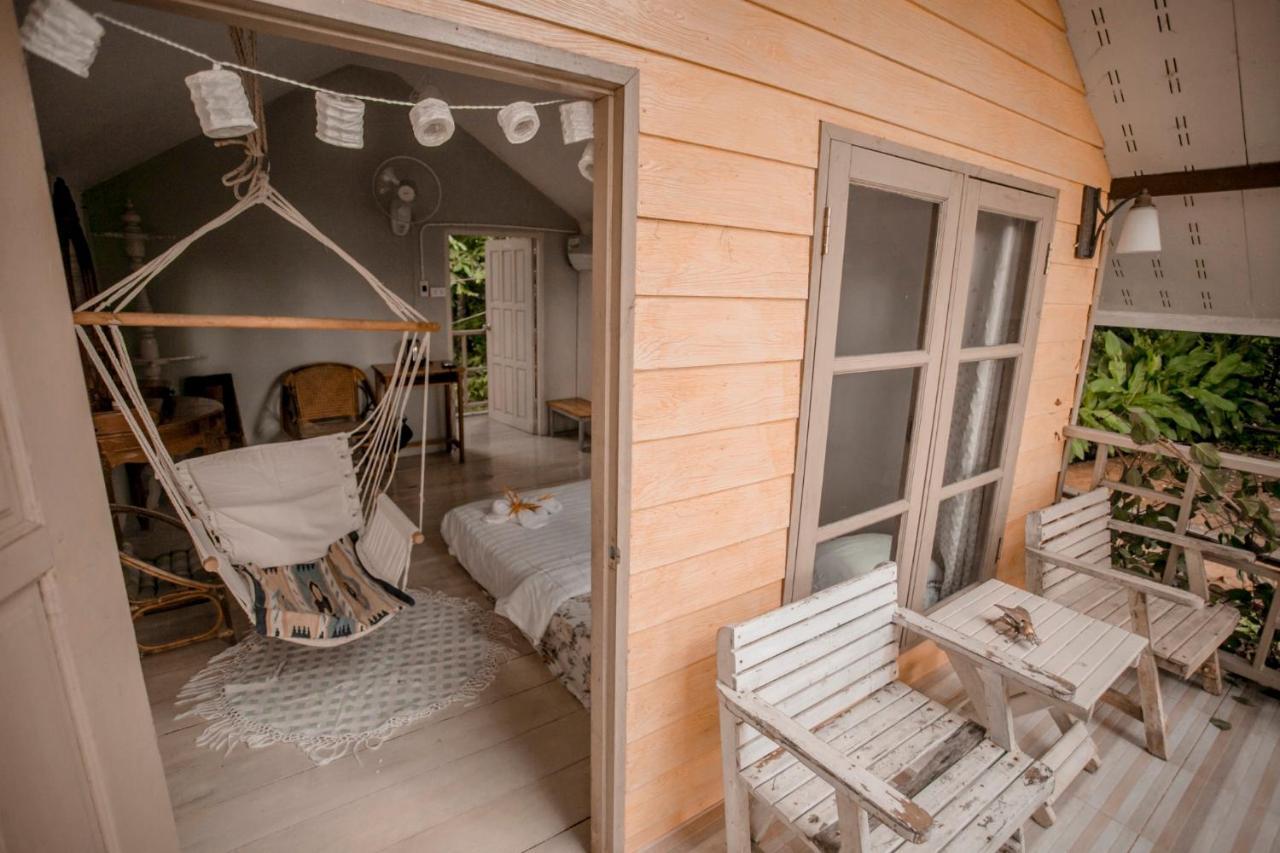 Cozy Huts Hotel Trat Bagian luar foto