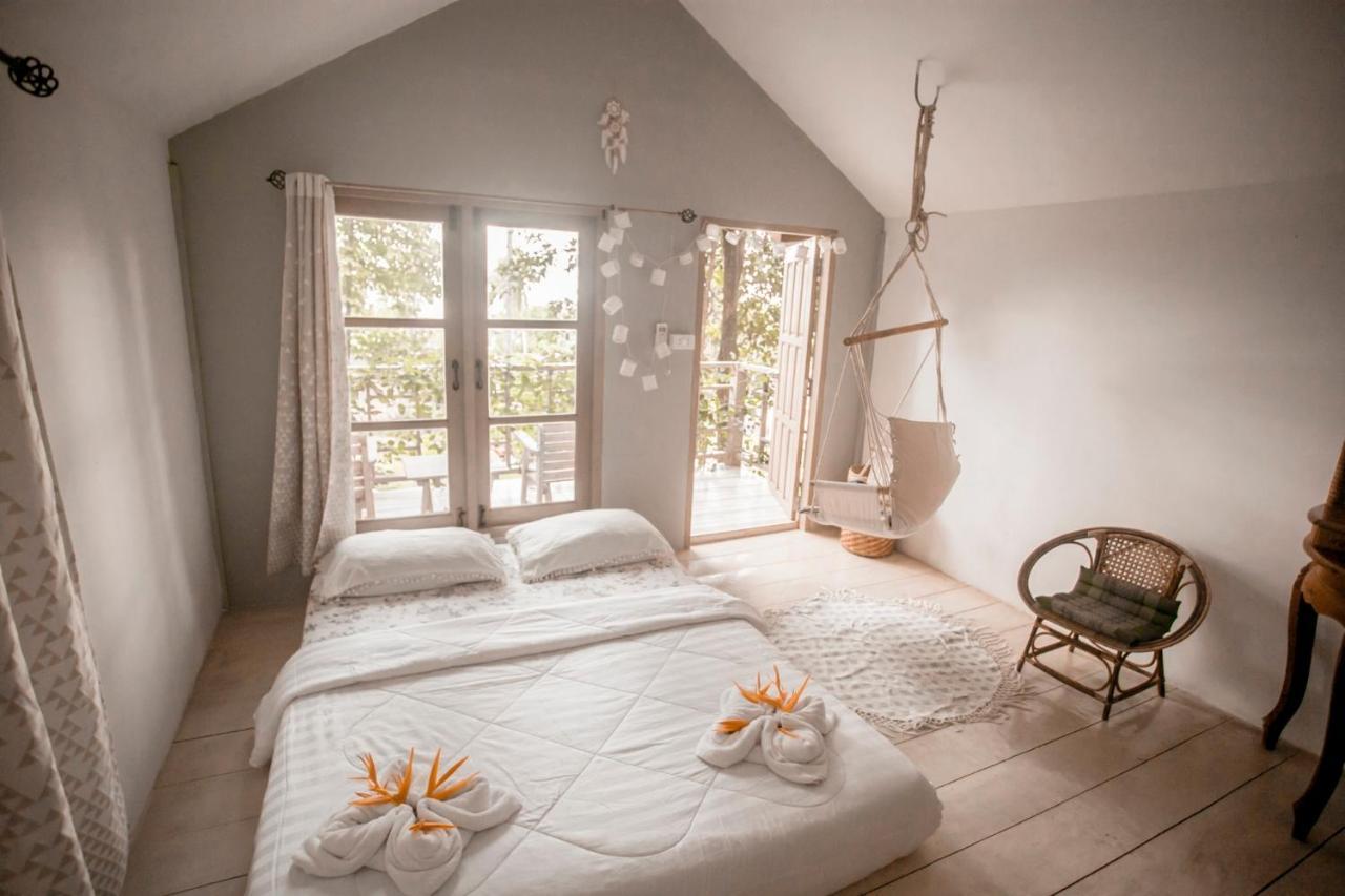 Cozy Huts Hotel Trat Bagian luar foto